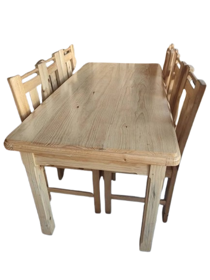 Table en bois – Pin massif – 6 personnes